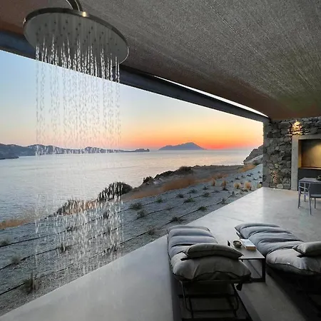 Echoes Milos Apartman