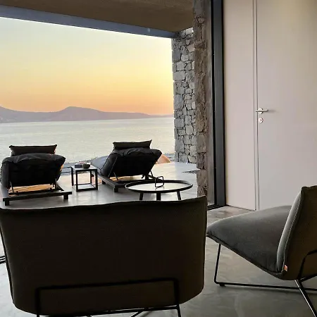 Echoes Milos Plaka (Milos)