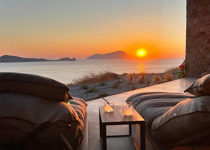 Echoes Milos Apartman