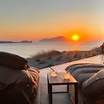 Echoes Milos Daire