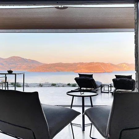 Echoes Milos דירה *