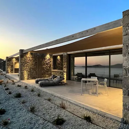 Echoes Milos פלאקה