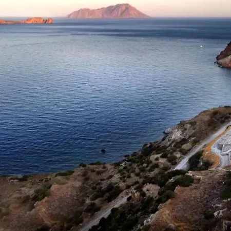 Echoes Milos * Plaka (Milos)