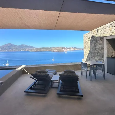 Echoes Milos Apartament