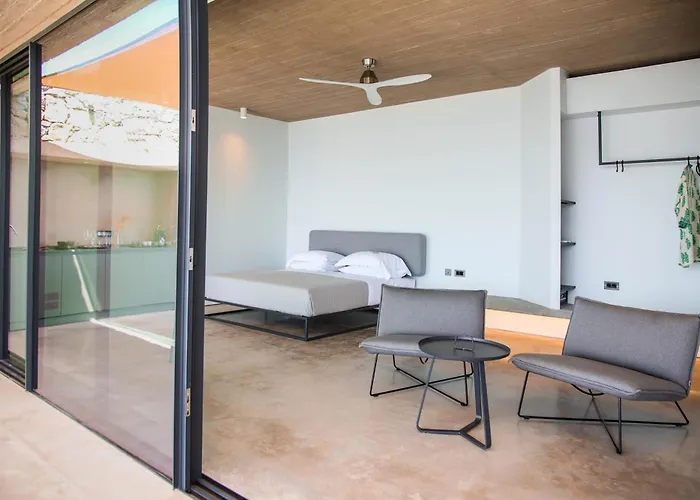 Echoes Milos 플라카